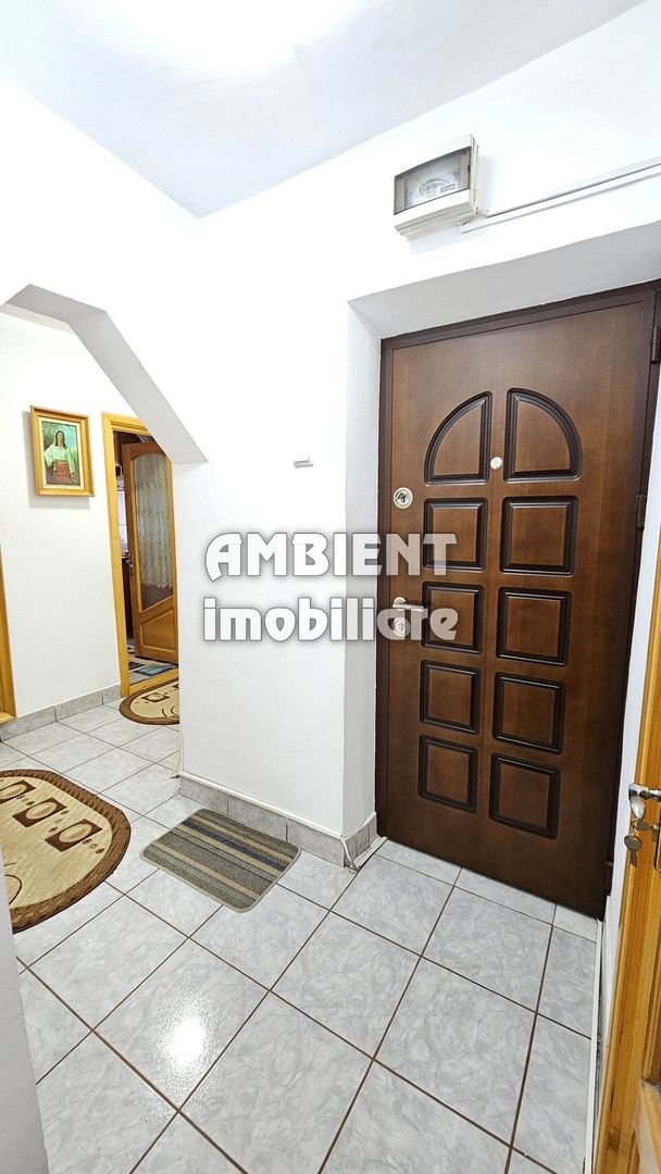 Apartament cu 3 camere, etaj 1, zona ANA IPATESCU; - Poză 3