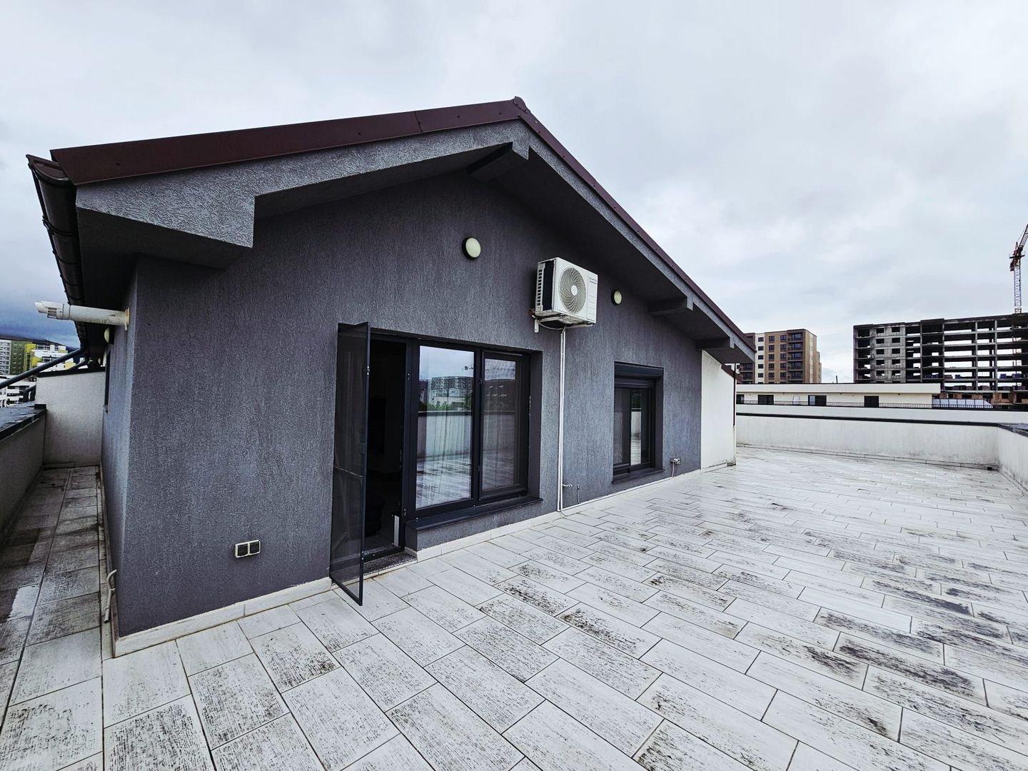 Apartament 2 camere de vanzare Brasov Tractorul terasa mare - Poză 15