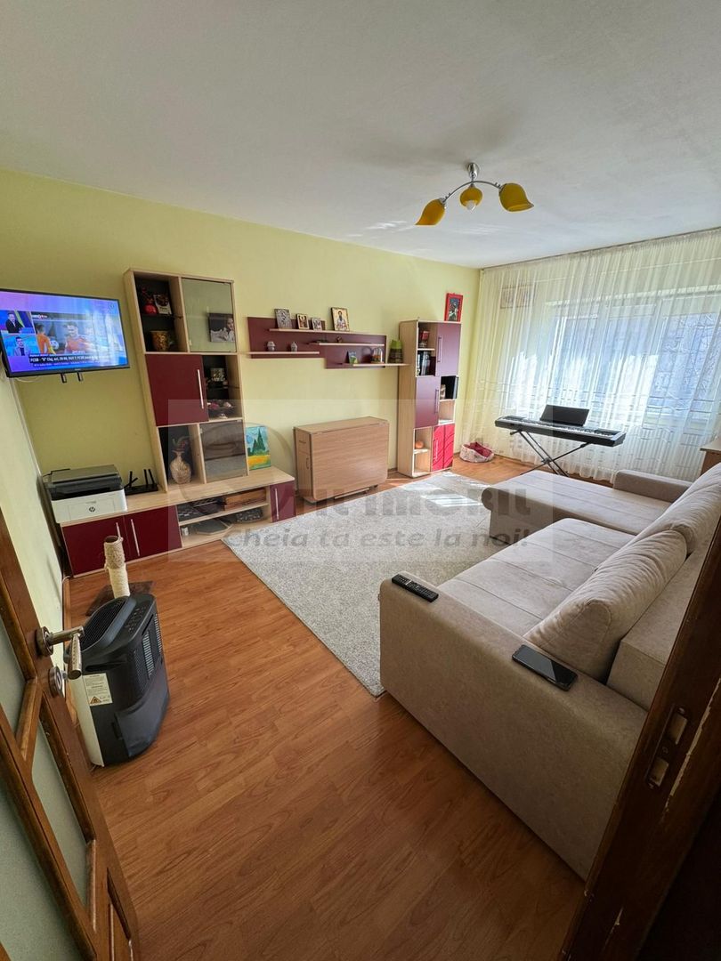 Apartament cu 3 camere – 71 m.p.- Nicolina 2, geam la baie - Poză 1