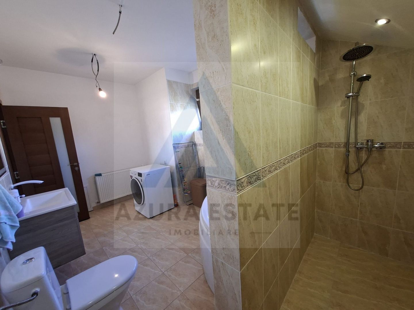 Casa intabulata 5 camere 2 bai si curte generoasa in Bavaria Park - Poză 19