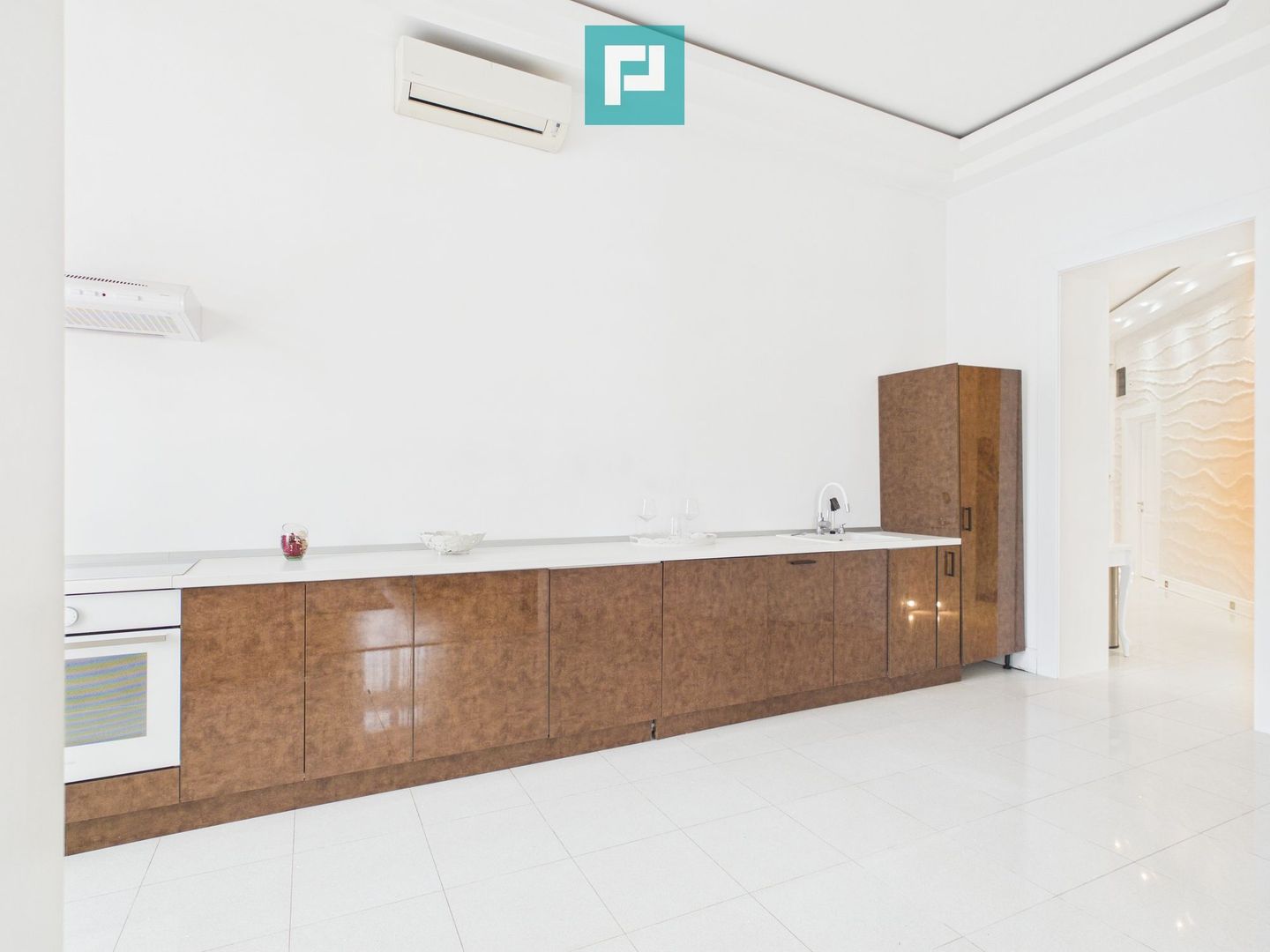 Apartament deosebit în clădire istorică central - Poză 16