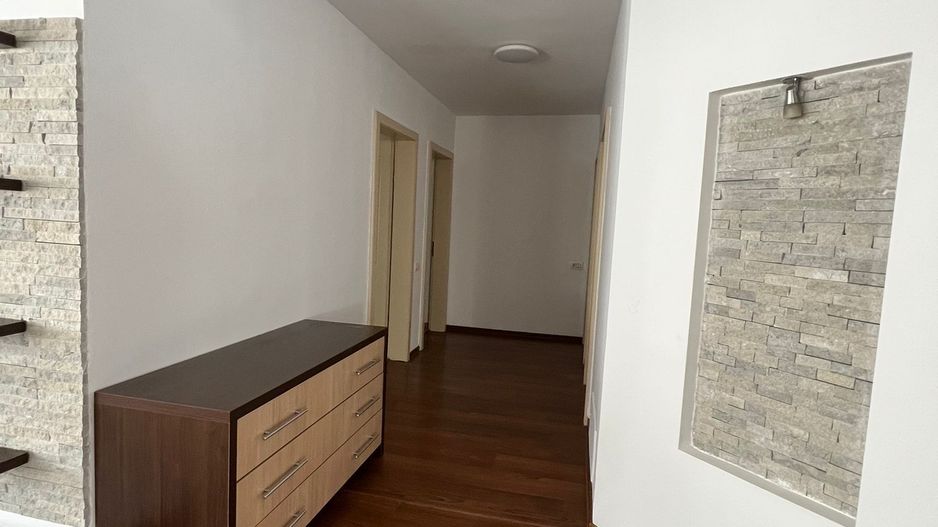 De inchiriat! Apartament spatios, zona exceptionala! - Poză 11
