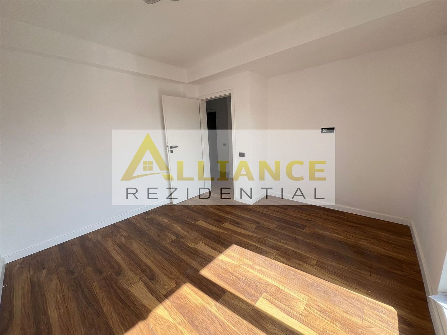 Vila Individuala  - 4 camere - 3 bai-teren -320-600 M de STV - Poză 18