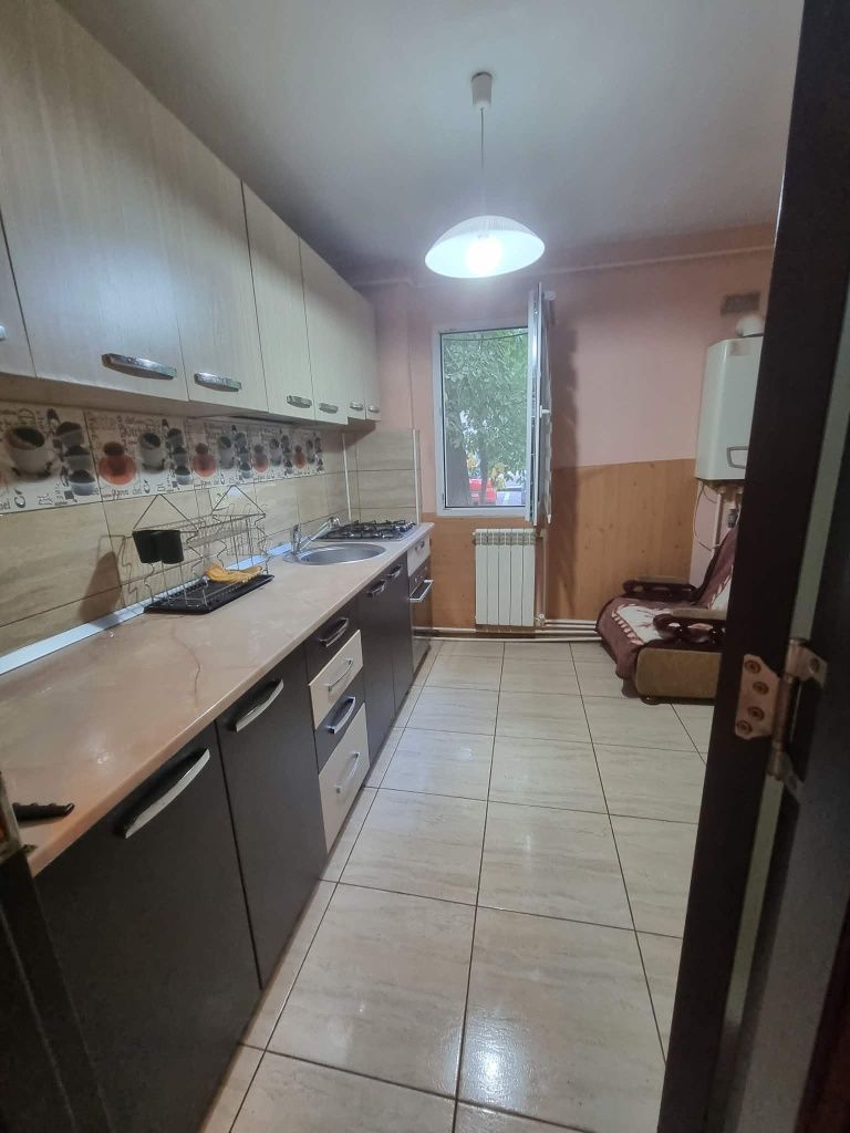 Apartament cu 2 camere  400euro  Podul de Piatra - Poză 1