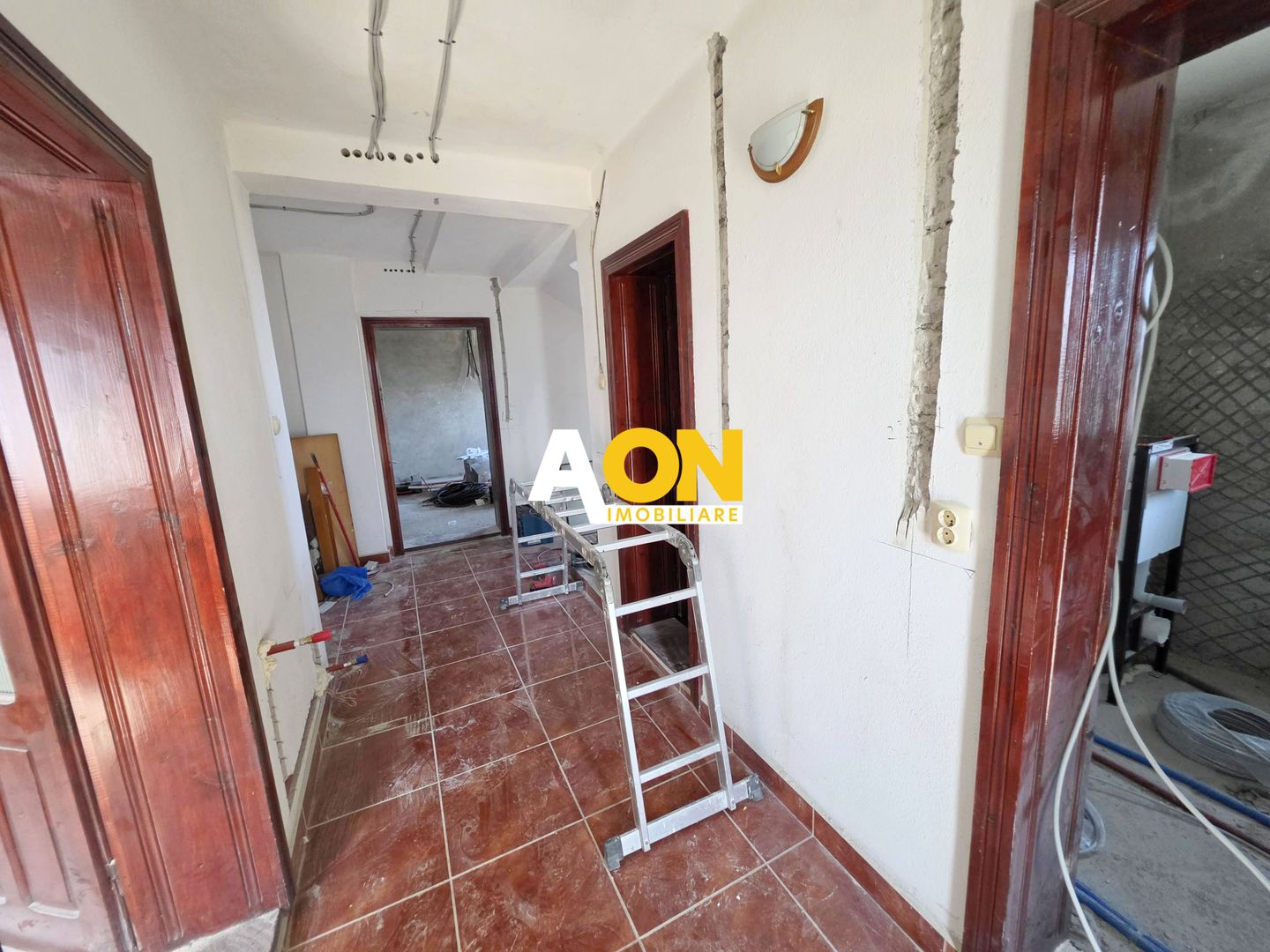 Spatiu birouri la casa, in curs de amenajare, 100 mp, Cetate - Poză 5