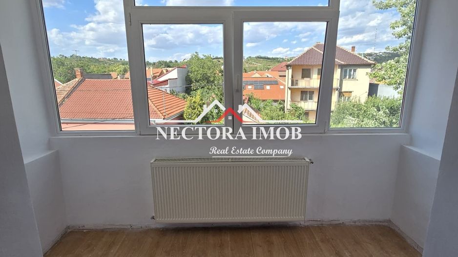 NECTORA IMOB-Apartament 3 camere, 2 bai, 3 balcoane, Zona Velenta,65mp - Poză 3