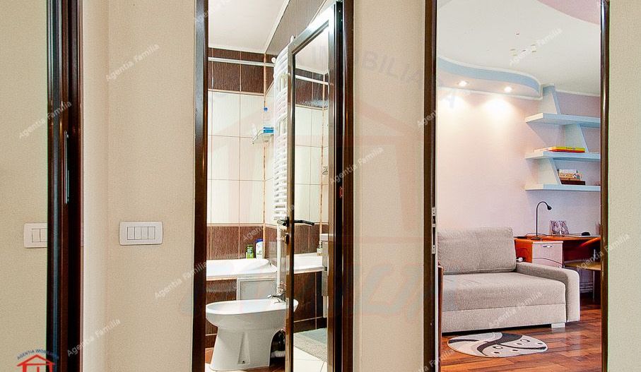 Vanzare apartament cu 3 camere Str. Domneasca, 104 mp, etaj 1. - Poză 8