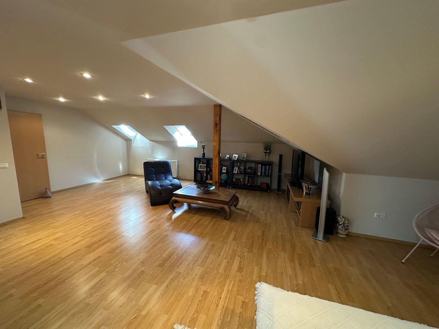 Casa Parter + Mansarda în Braytim - Poză 28