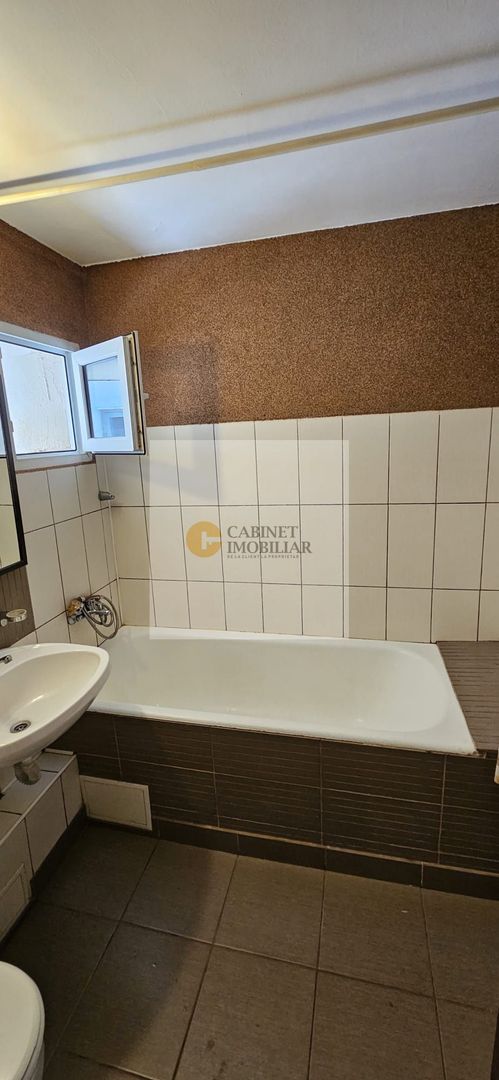 3 Camere - 71MP | Decomandat | Reabilitat | 2 Bai | M Gorjului-9 min - Poză 22