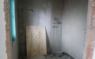 Duplex cu 5 camere despartit prin camera tehnica in Dumbravita - Poză 10