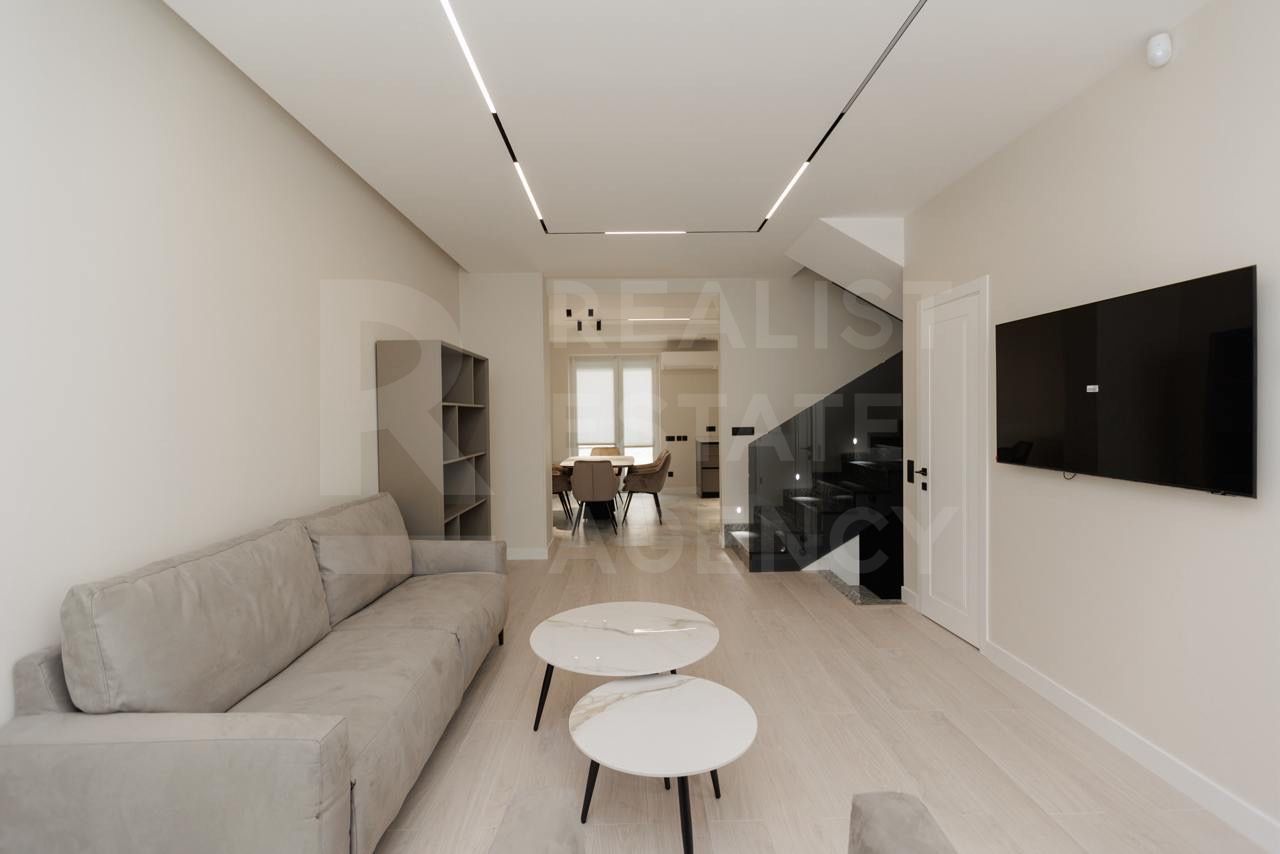 Chirie, casă, 4 camere, strada Plaiului, Botanica - Poză 1