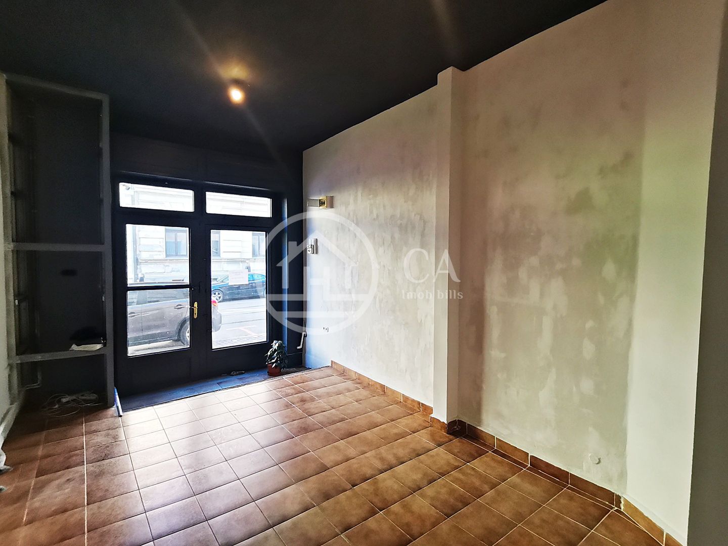 Spatiu comercial de inchiriat cu 1 camera Ultracentral, Oradea - Poză 1