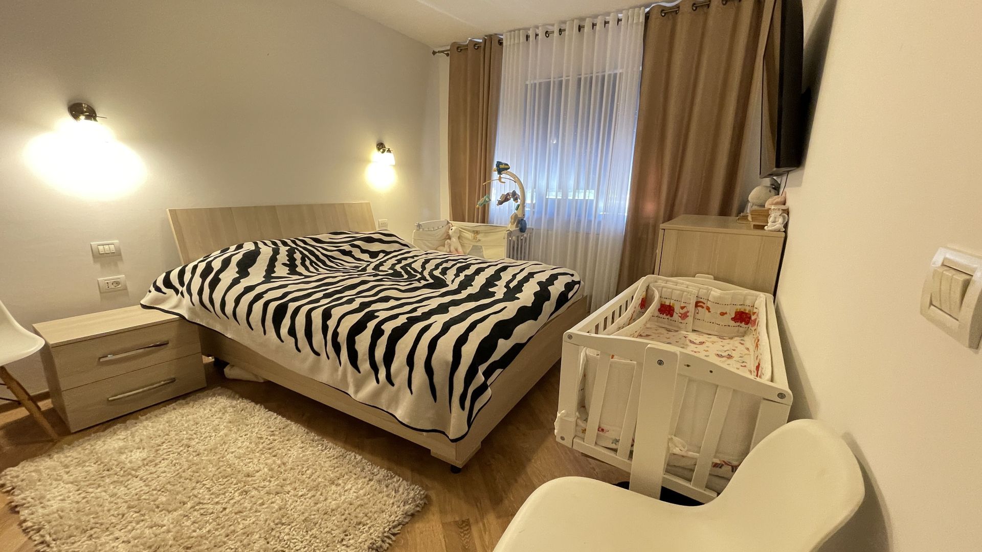 Locuinta eleganta cu finisaje premium - Poză 11