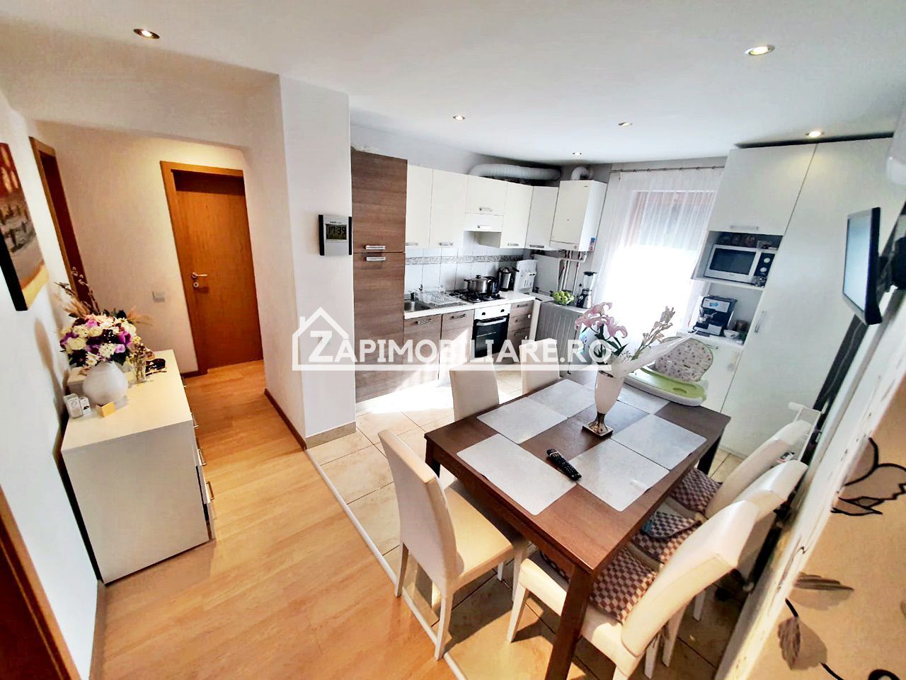 Apartament 3 camere,2 bai,74 mp utili,et 3 - Poză 2