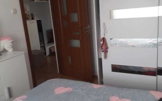 Vand apartament cu 2 camere etajul 3 - Poză 3