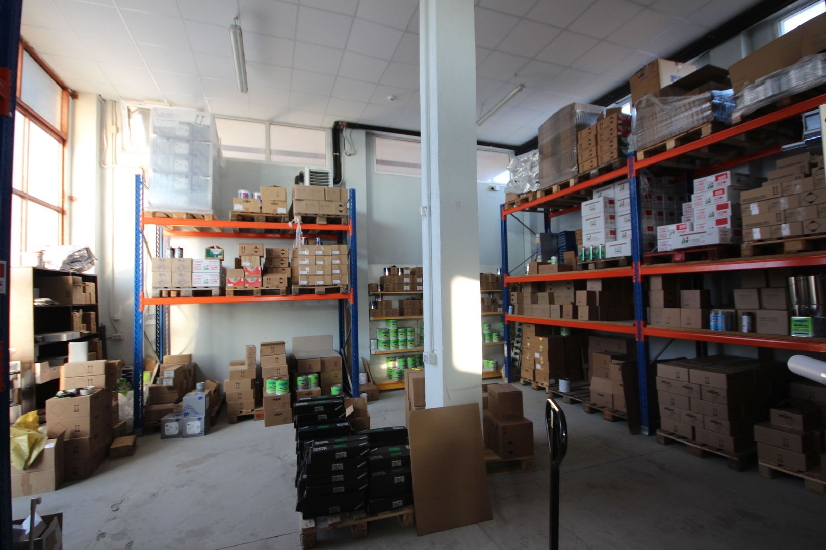 Casa cu destinatie mixta -servicii si comert + depozit+locuinta - Poză 7