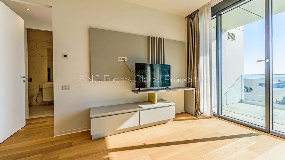 Apartamentul de la Malul Mării – Eleganță Contemporană în Inima Stațiunii - Poză 5