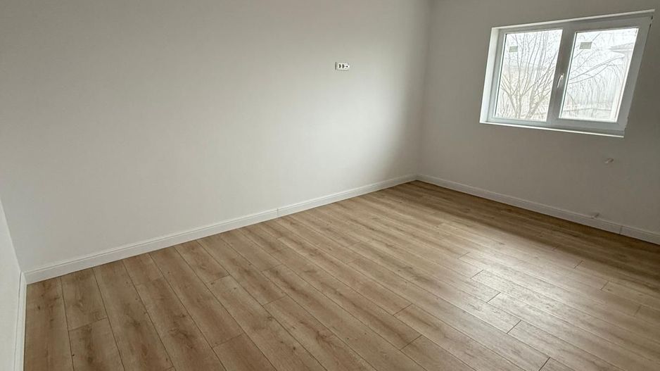 Mutare imediată! Vilă duplex 4 camere cu curte proprie - Poză 11