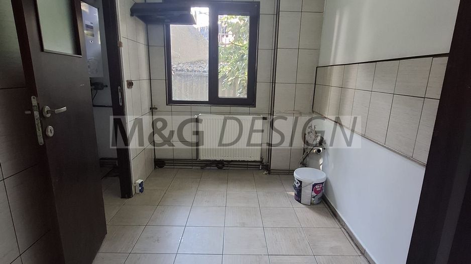 Gh Lazar- Favorit, 3 camere, parter cu centrala proprie - Poză 3