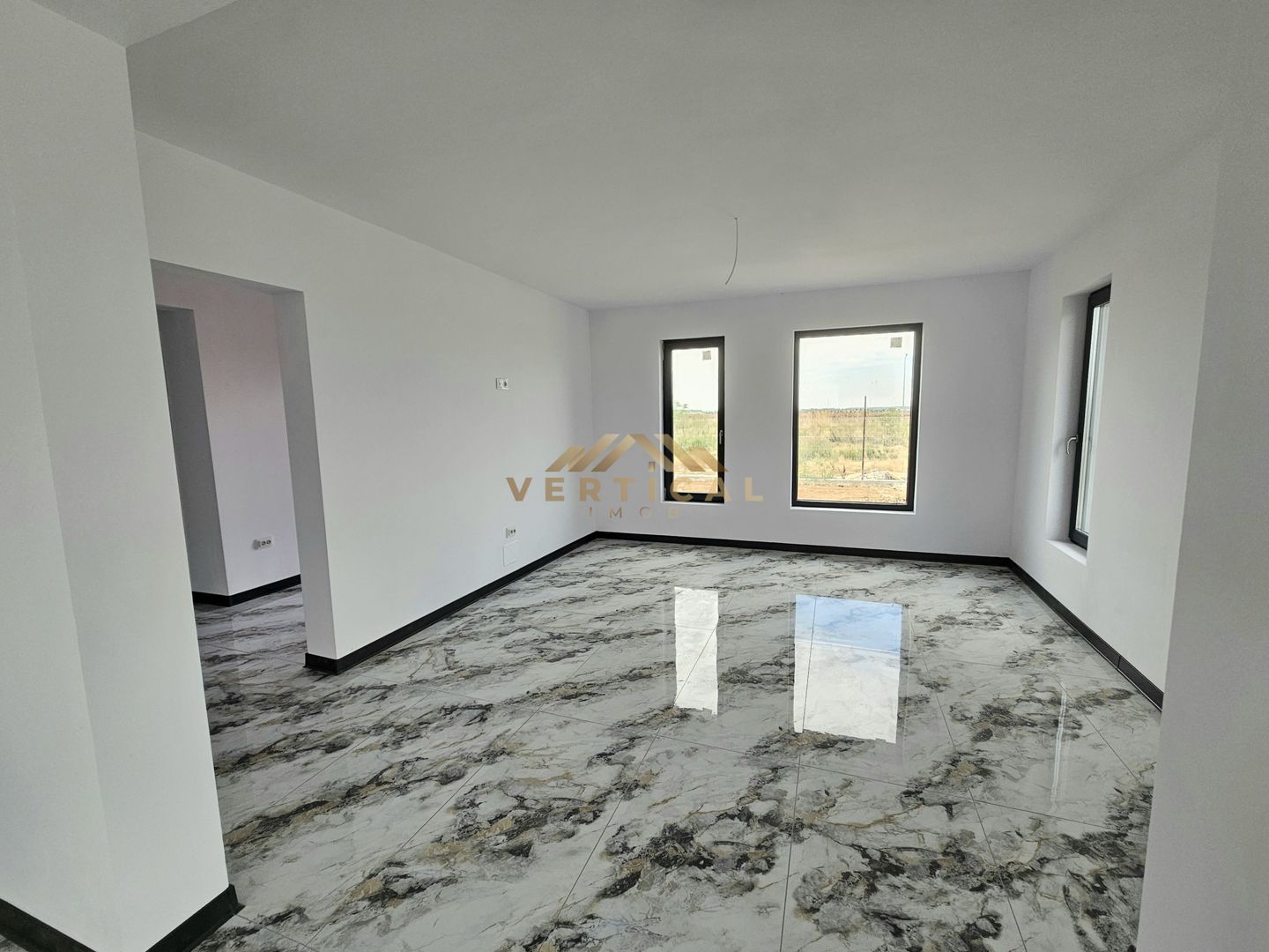 Casa parter 3 camere cu teren 340 mp - com Berceni - Poză 9