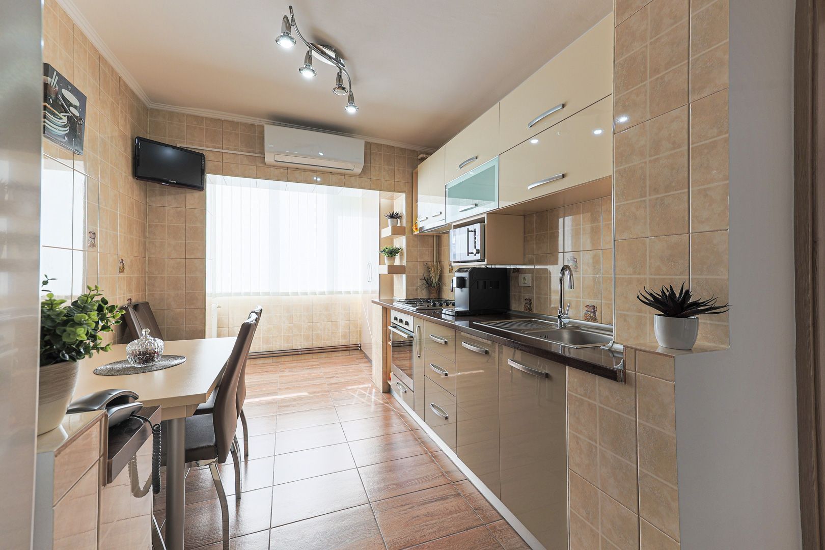 Rezervat De vânzare apartament spațios cu 2 camere decomandat etaj 3 - Poză 8