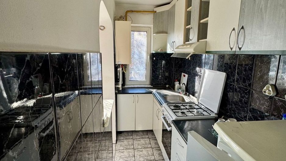 Apartament 3 camere SD 45 mp Podul de Piatra 81000 euro - Poză 6