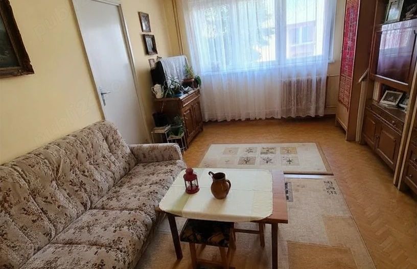 Apartament 3 camere, Zona Dacia   luminos, liniștit, cu vedere spre spațiu verde - Poză 2