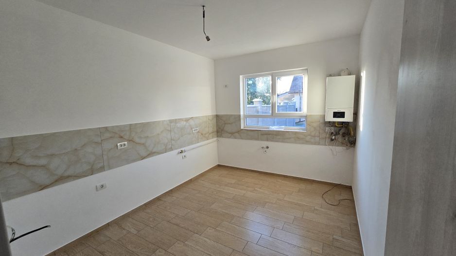 Sanandrei, Drum Asfaltat, Teren Generos, Buc Separata, 3 Dor, 2 Bai, dressing - Poză 12