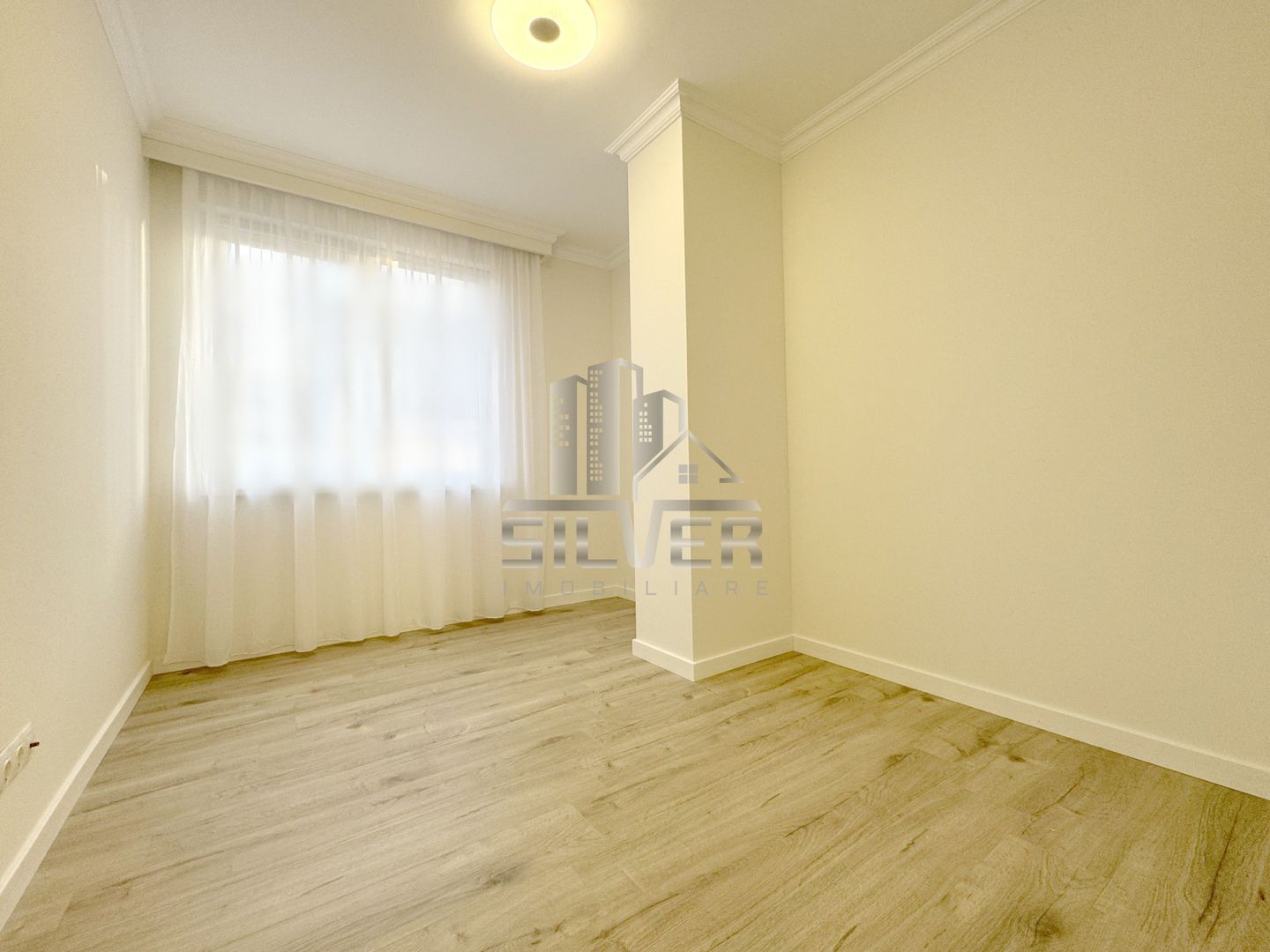 Apartament cu 4 camere /85.5mp/zona Sub Cetate. - Poză 11