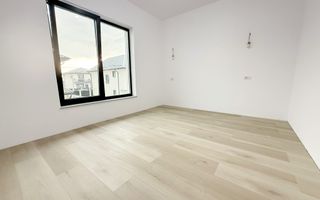 Vila individuala cu 5 camere / 3 bai / dressing / teren 343 mp - Poză 8