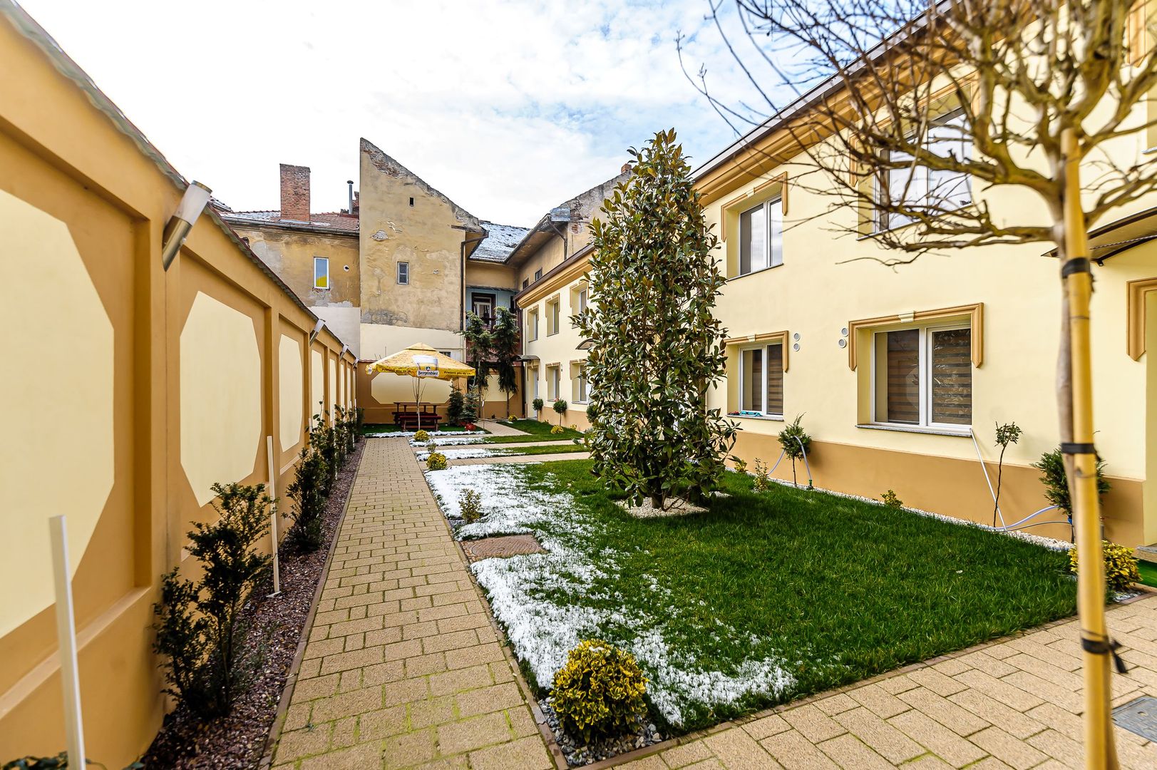 Apartamente noi la curte, Piața Avram Iancu. - Poză 2