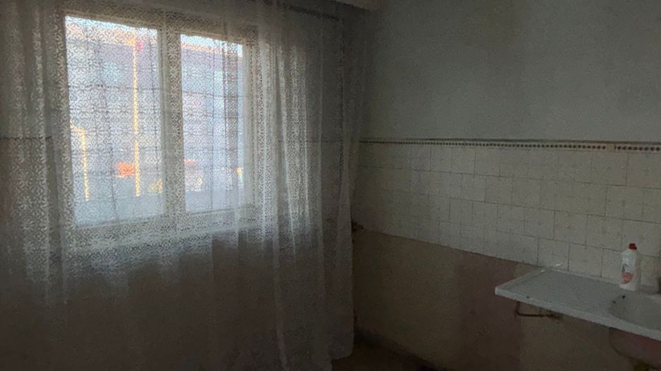 Apartament 3 camere de renovat la etaj 2 in Alba Iulia de Vânzare - Poză 4