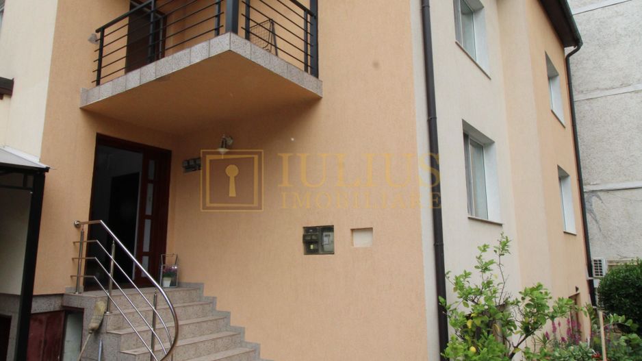 3 camere, curte comuna, centrala proprie. - Poză 17