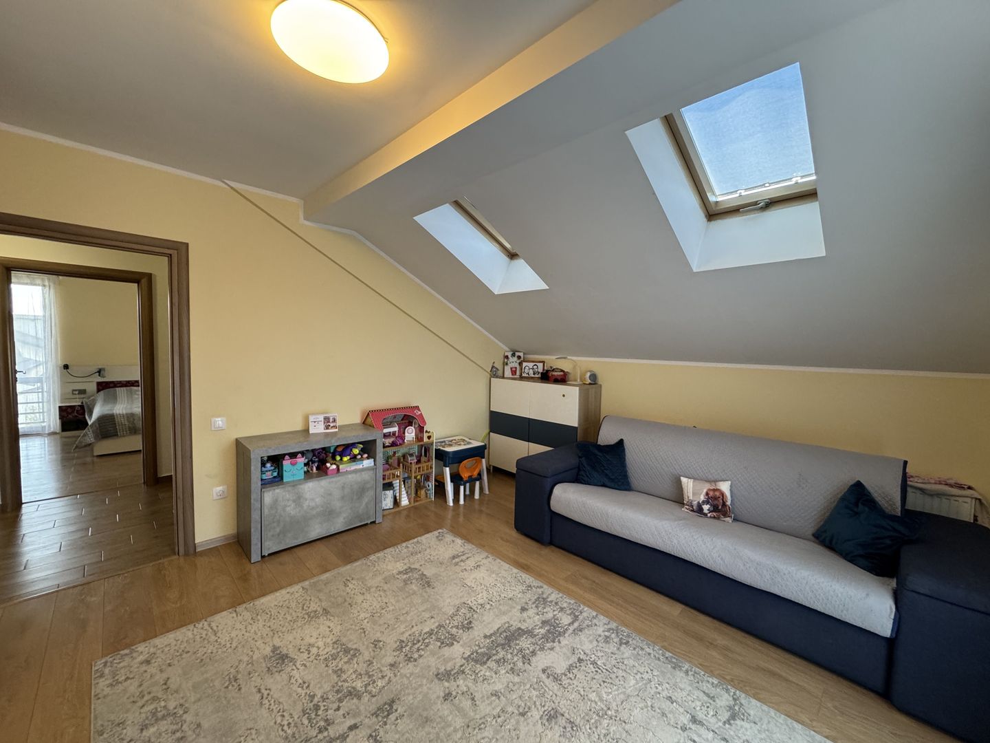 Apartament cu 2 camere in Sanpetru - Poză 4