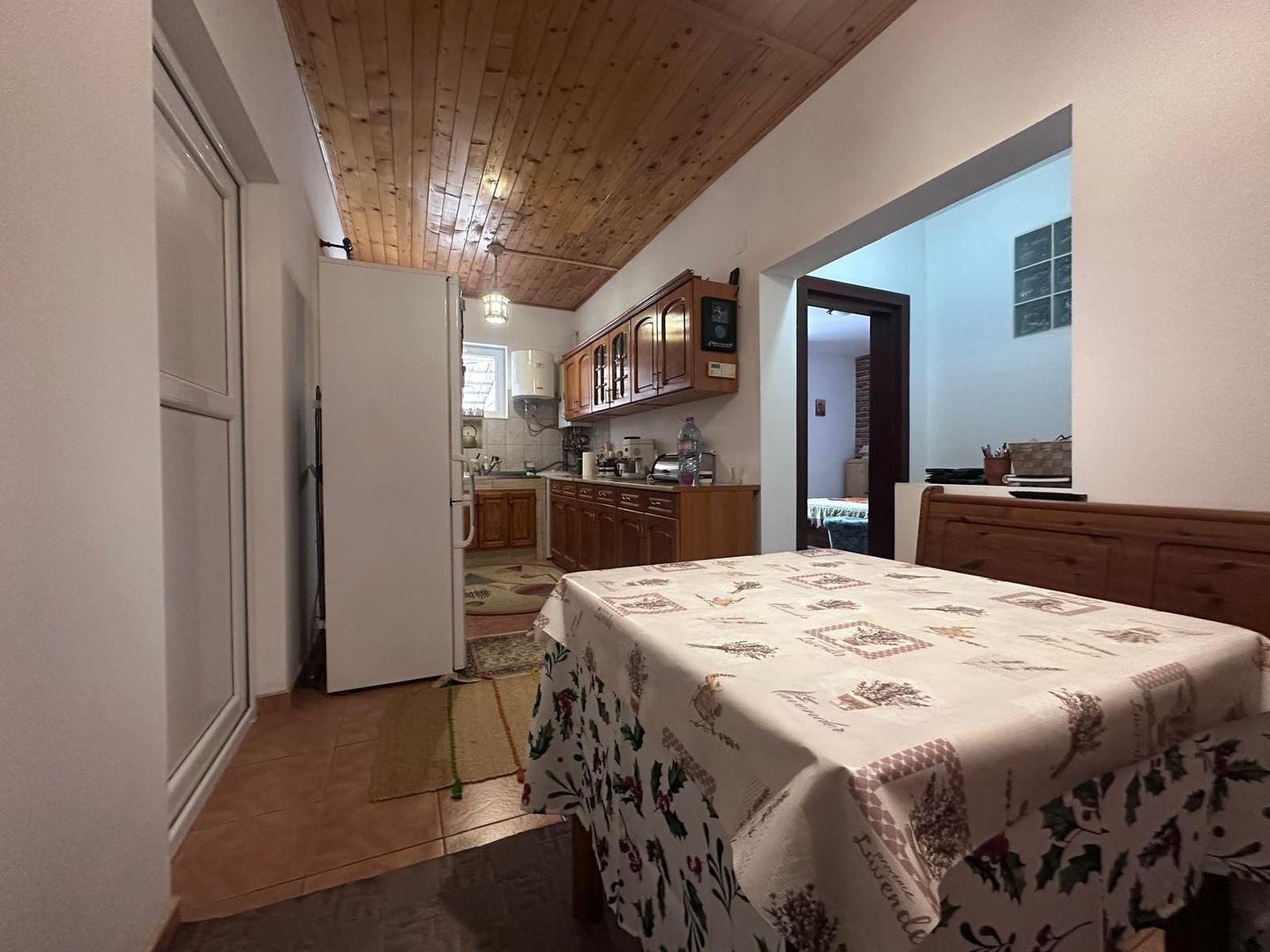 Casă de vânzare în Pucioasa! - Poză 4