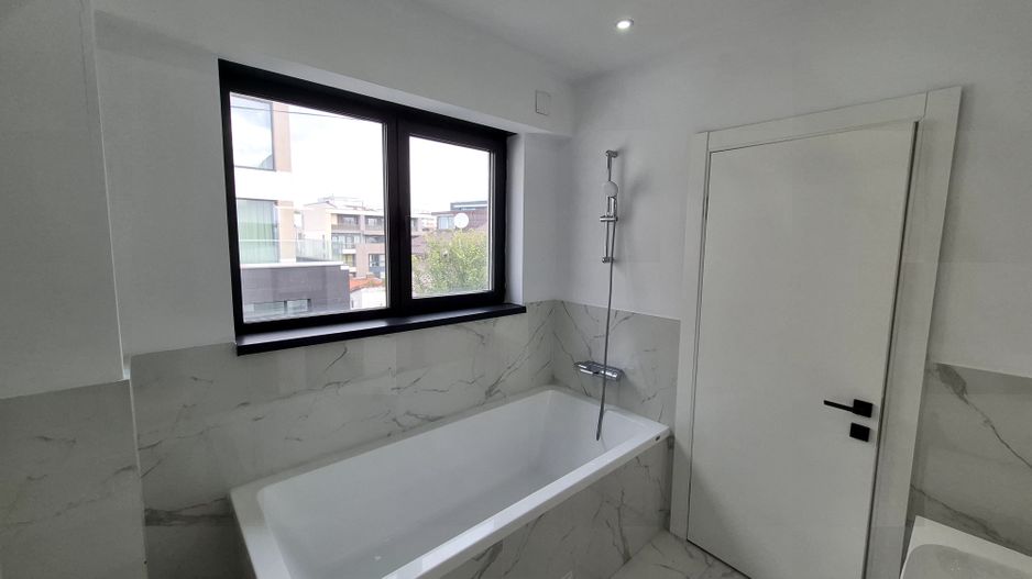 Apartament premium 2 camere 76,70 mp utili + terasa 17,50 mp Polona comision 0% - Poză 11