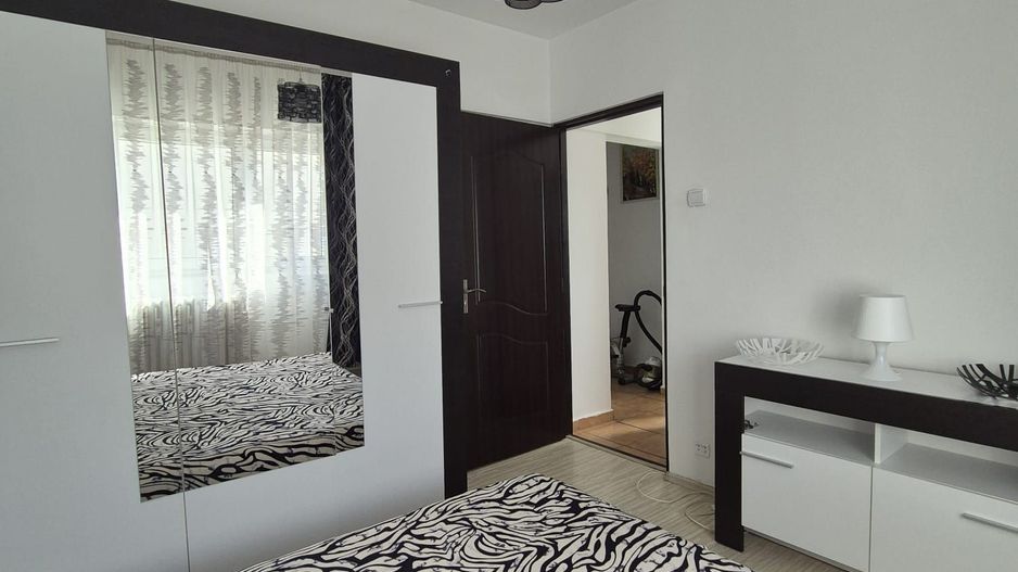 Ap. cu 3 camere de inchiriat in Berceni - Poză 12