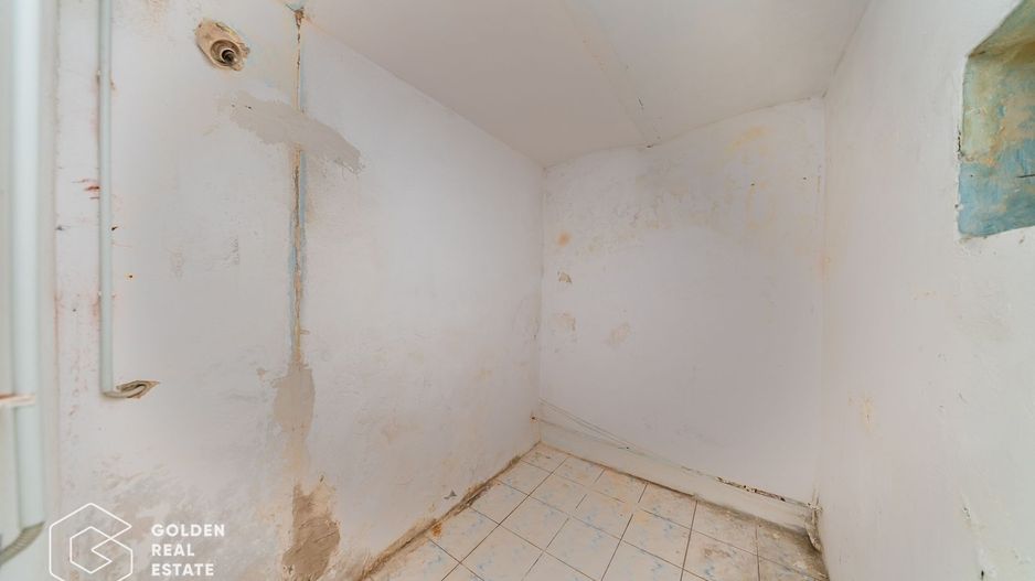 Casa individula cu 5 camere, zona central - Poză 18