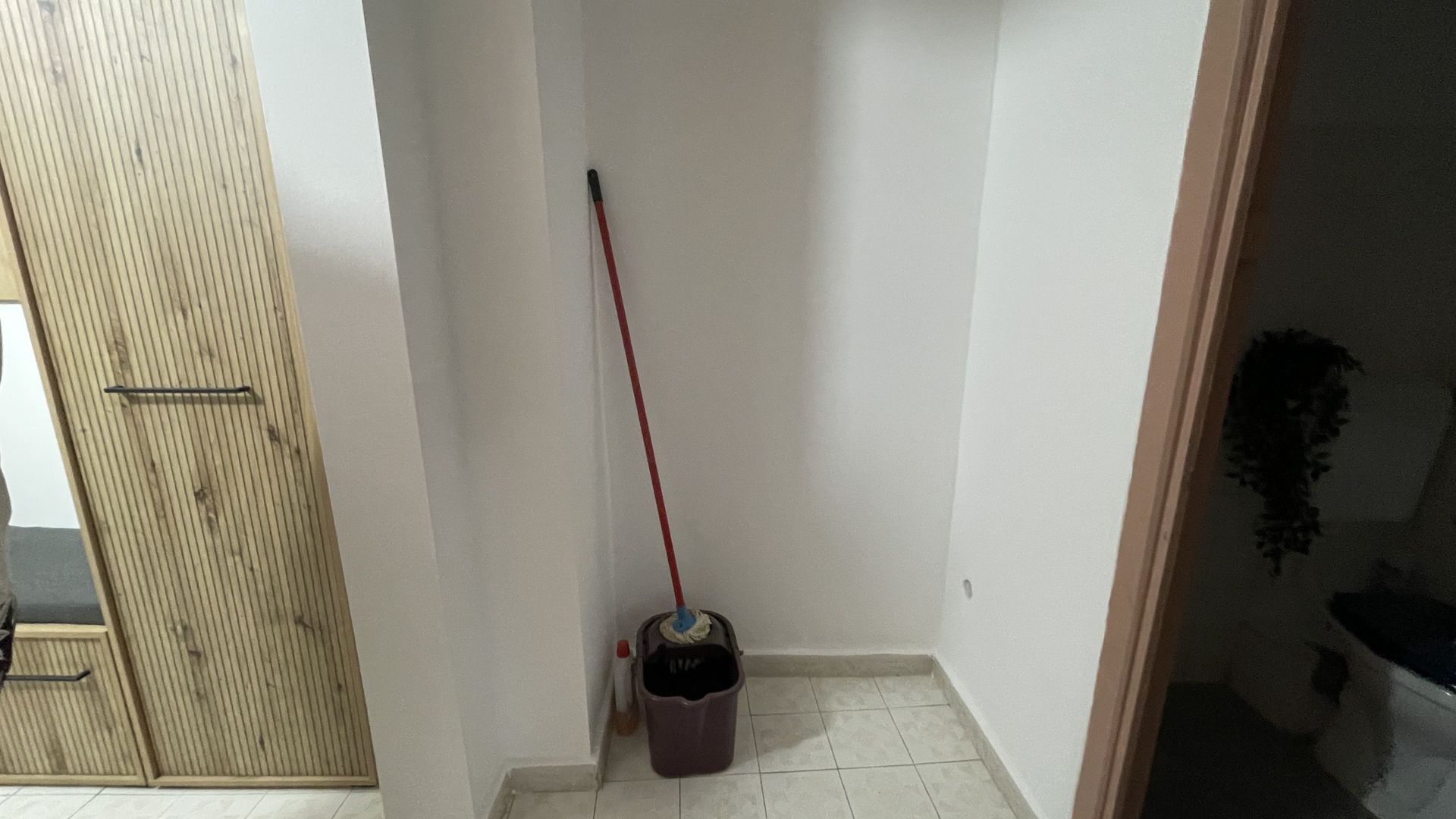 Apartament 2 camere la etajul 1 -zona Bucovina - Poză 20