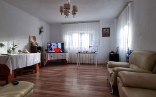 Casă P+1 – 4 dormitoare, curte modernă, dormitor la parter - Poză 5