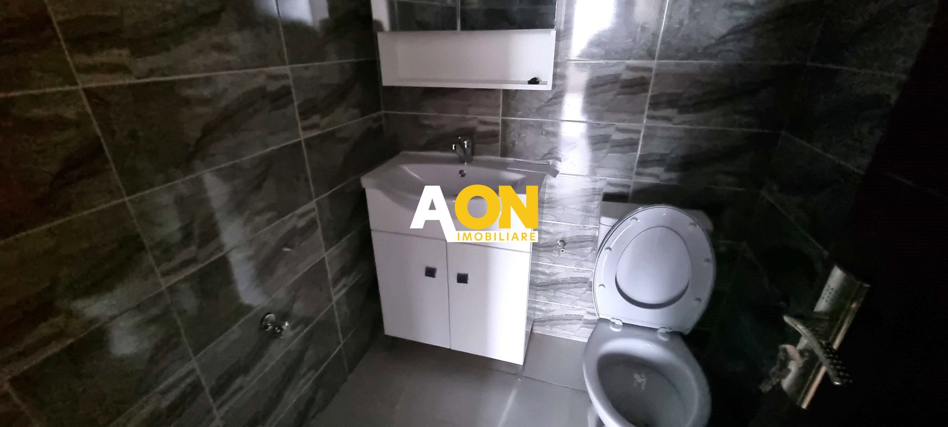 De vanzare apartament 3 camere, scara interioara, Centru - Poză 8