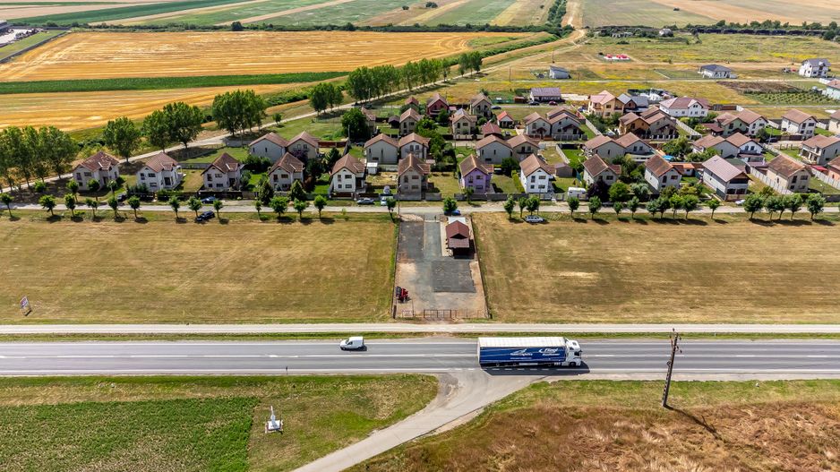 Închiriere Spațiu și Teren în Pecica – Ideal pentru Showroom - Poză 9