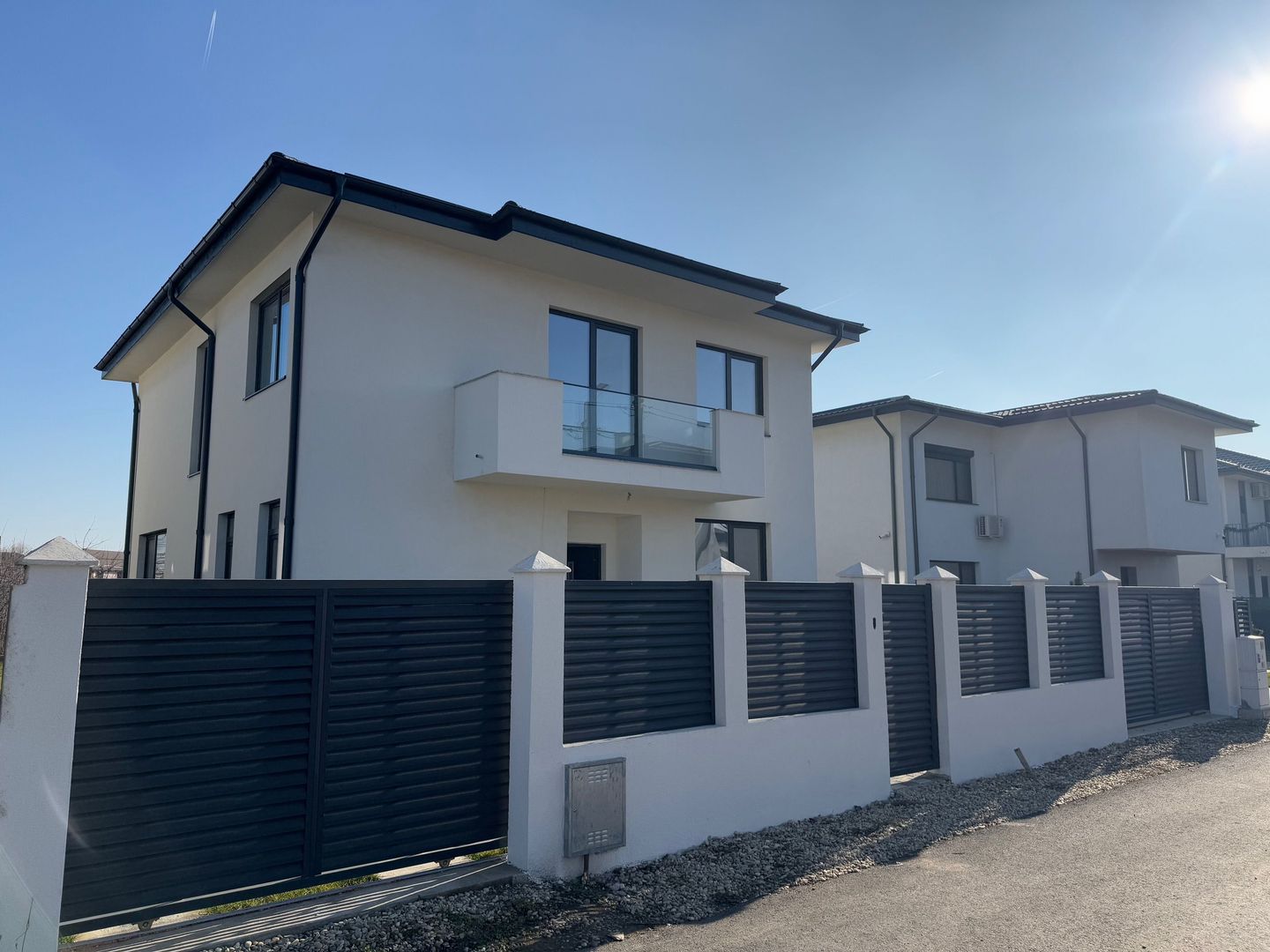 Vila Individuala Otopeni, CURTE 400m2, 0% COMISION - Poză 3