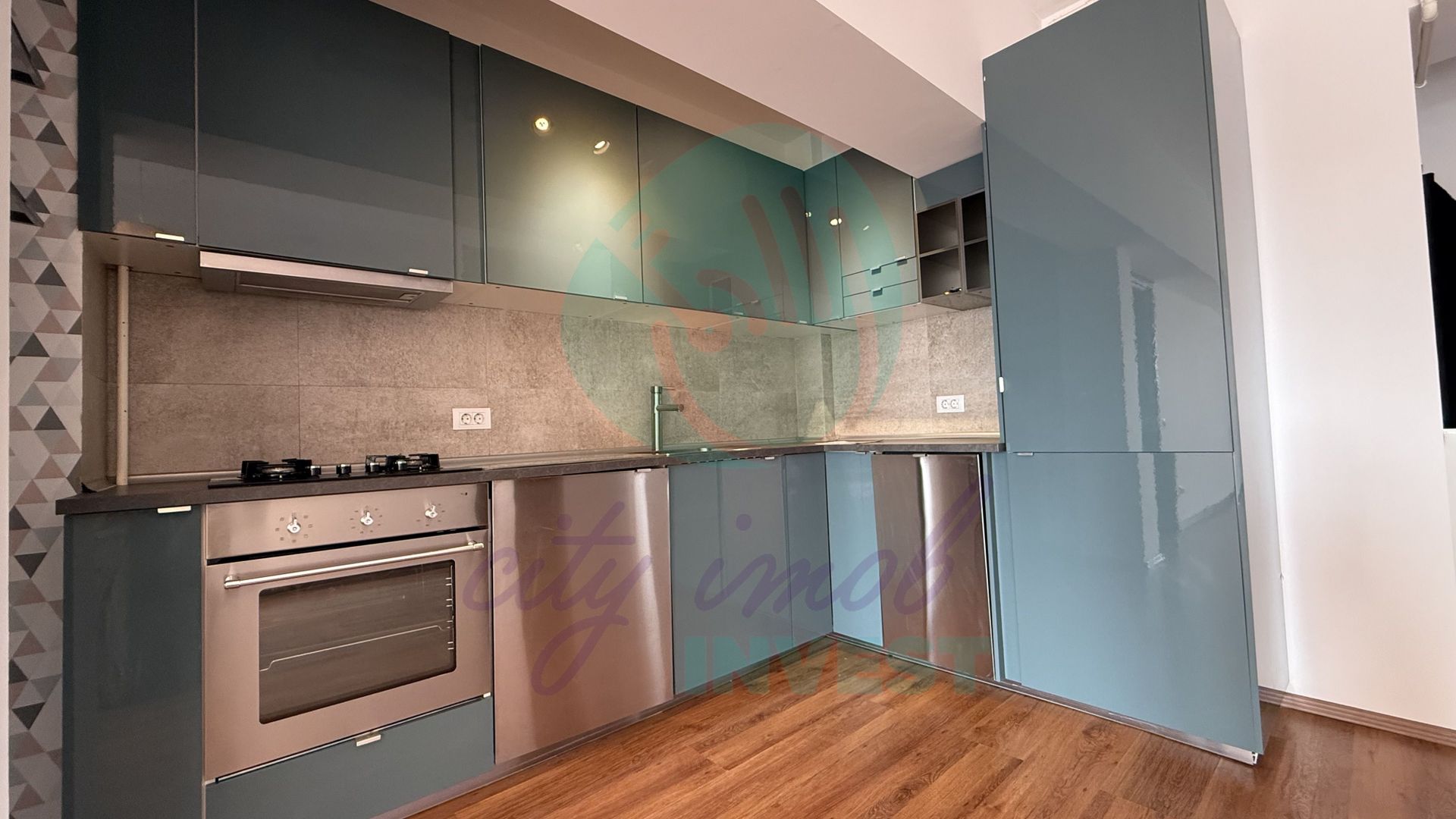 Apartament 3 camere modern – 2015, luminos - Poză 10