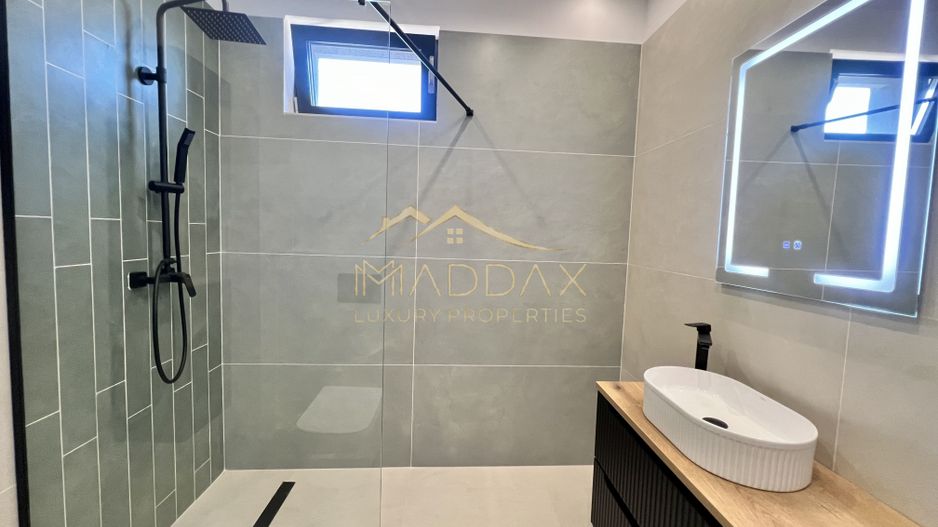 Vilă **6 camere  **451mp // Zona Iancu Nicolae - Poză 95