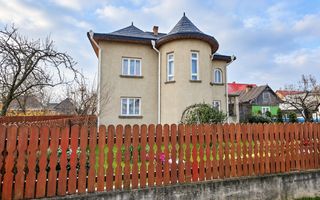 Vilă 5 camere | 200 mp utili | Teren 4.361 mp | Demisol + Mansardă - Poză 1