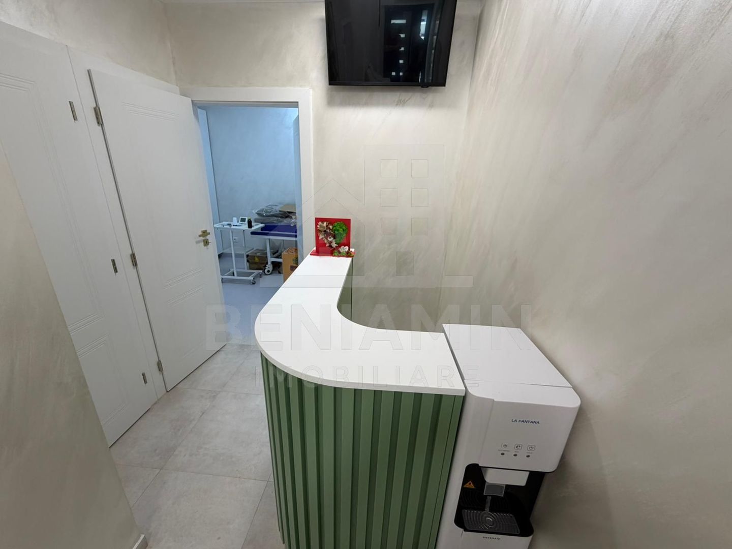 Spatiu modern cabinete medicale parter 50mp Toporasi Promenada - Poză 4
