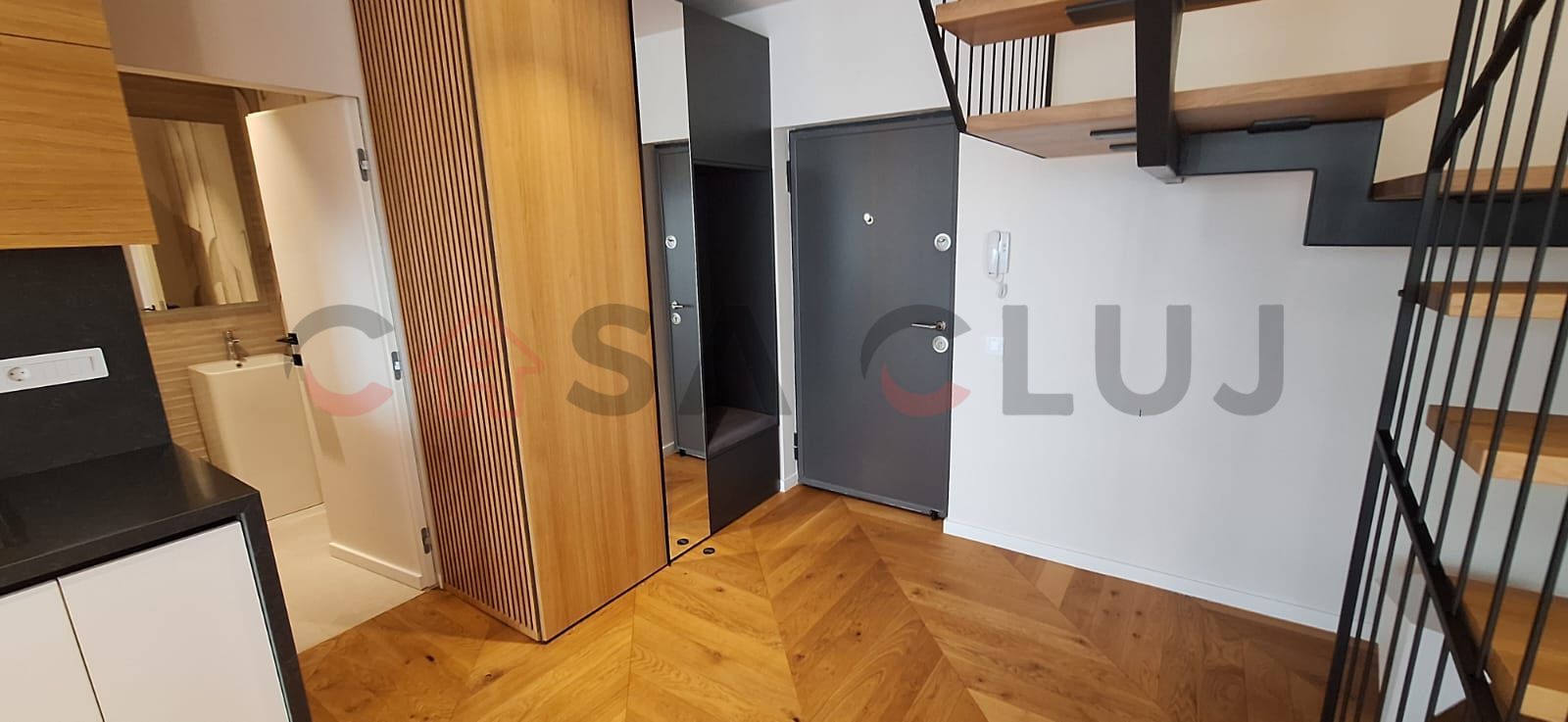 3 camere cu scara interioara, finisat modern, Buna Ziua - Poză 4