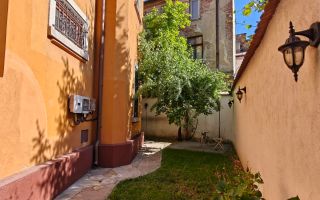De închiriat: vilă interbelică - stradal - Berzei-190 mp utili - Curte - Poză 19