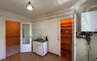 Apartament 4 camere, parter inalt zona Punctele Cardinale - Central - Poză 7